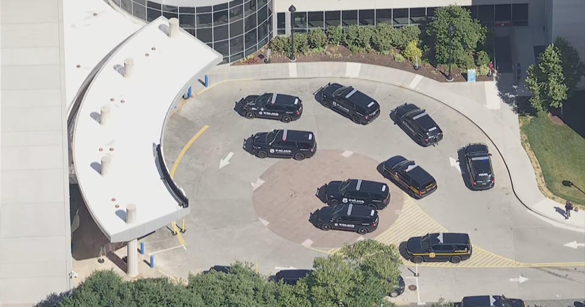 chopper-wilmington-hospital-2-people-shot-frame-43385.jpg