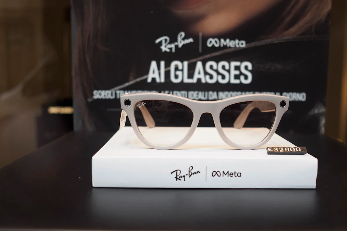Smart Glasses May Soon Need a “Visual Indicator” When Recording in Pennsylvania