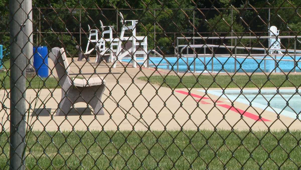 Police respond to reported drowning at Clairton Park Pool