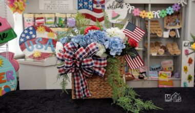 DIY Patriotic Basket Of Blooms