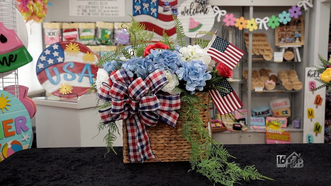 DIY Patriotic Basket Of Blooms