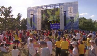 Fan Fest organizers work to reduce long lines for viral bracelet – NBC10 Philadelphia