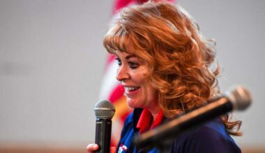 Pa. gubernatorial candidate Stacy Garrity hosts listening session on data center development