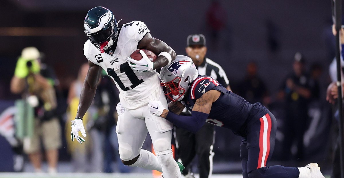 Philadelphia Eagles trade WR A.J. Brown to New England Patriots