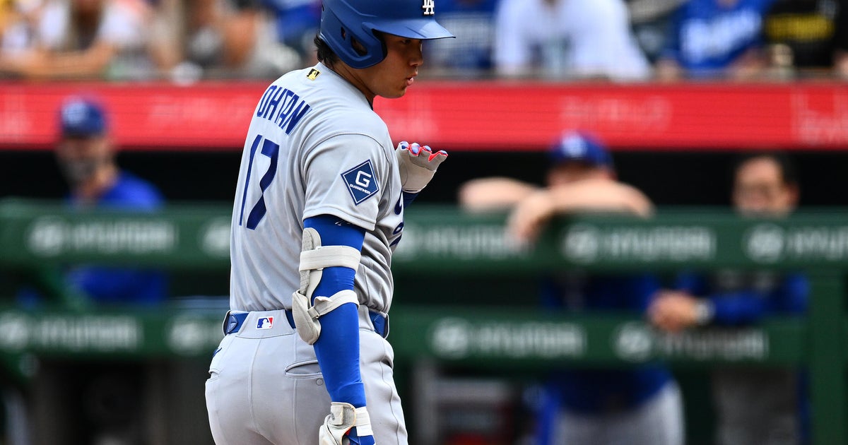 Shohei Ohtani robbed of home run after Bryan Reynolds' incredible catch