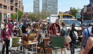 More than 75 vendors will fill Headhouse Square for a vintage flea market this weekend