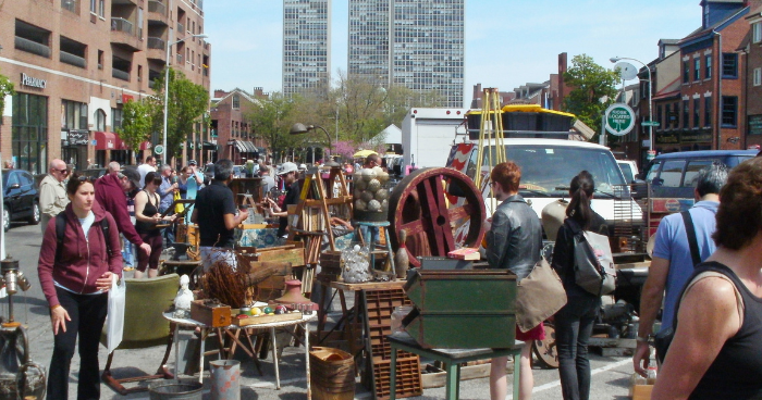 More than 75 vendors will fill Headhouse Square for a vintage flea market this weekend