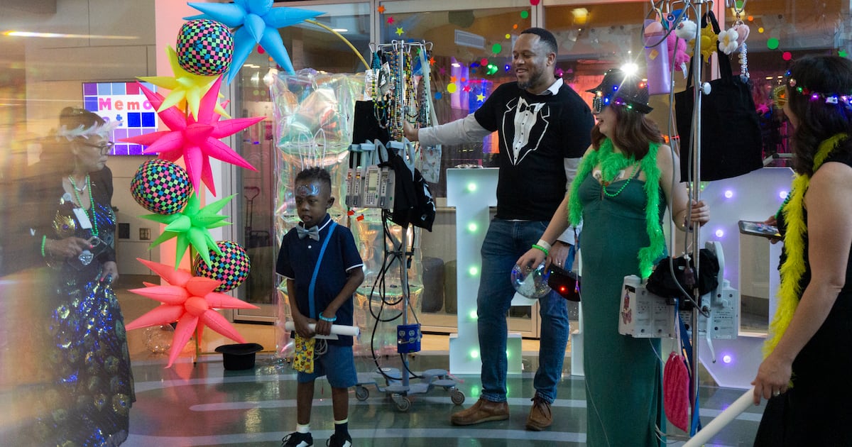 ‘Let’s Glow Crazy:’ UPMC Children’s Hospital in Pittsburgh hosts prom for patients – WPXI