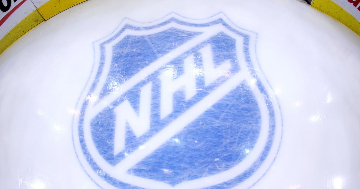 Pittsburgh Penguins select forward Liam Ruck as their first pick in the NHL Draft