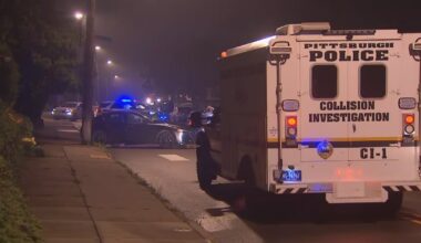 Pittsburgh Police vehicle reportedly involved in crash; 2 taken to hospital