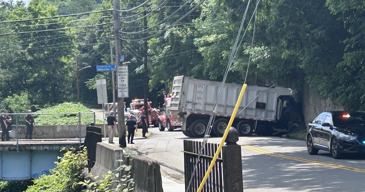 Driver loses control, jumps out before dump truck crashes into wall in Pittsburgh – WPXI