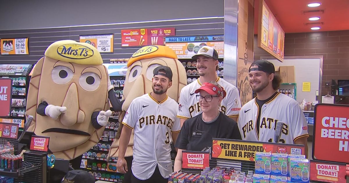 Pittsburgh Pirates serve up surprise MTOs, autographs at local Sheetz