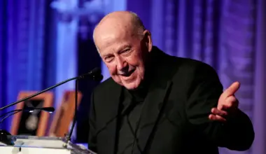 Carlesimo Golf Tournament and Award Dinner to Honor Father McIlhenny June 15