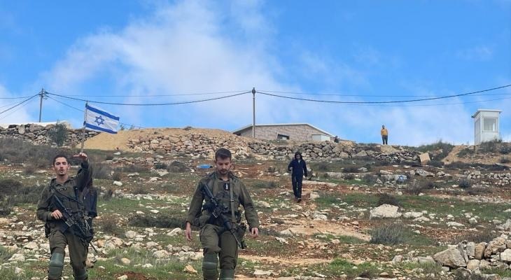 Several Palestinians suffocate during Israeli raids south of Bethlehem & in Nablus