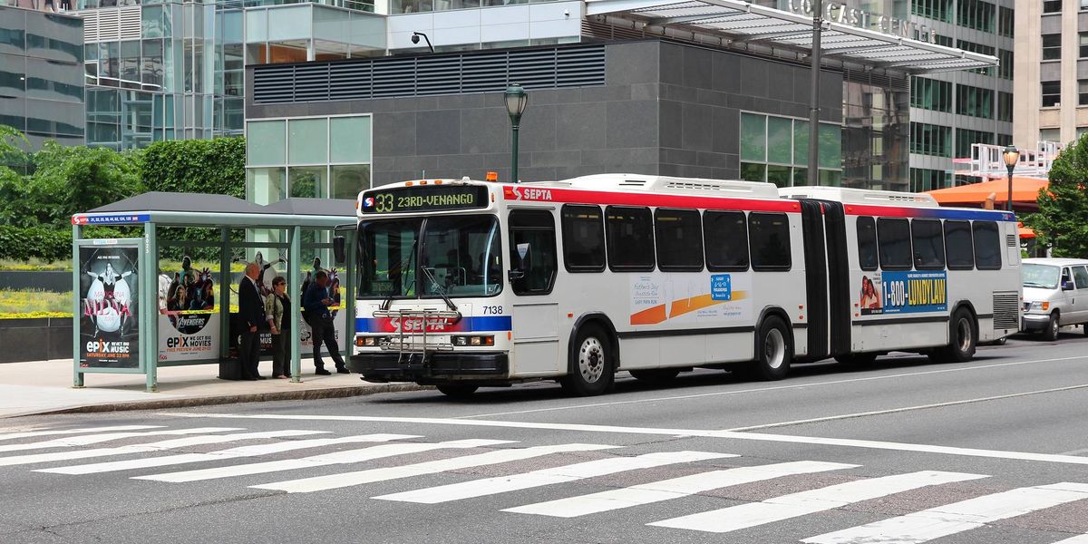 4 injured during early morning Center City bus crash