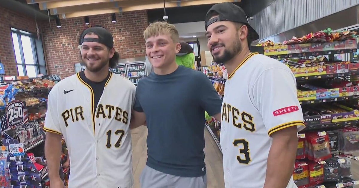 Pirates' Griffin, Jones and Gonzales surprise customers at Pittsburgh-area Sheetz