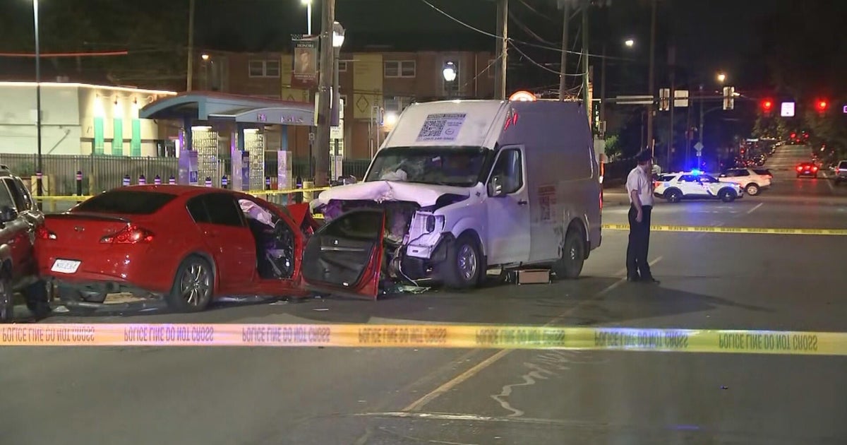 Driver hurt, brother killed in head-on crash in Philadelphia after attempting to pass double-parked car