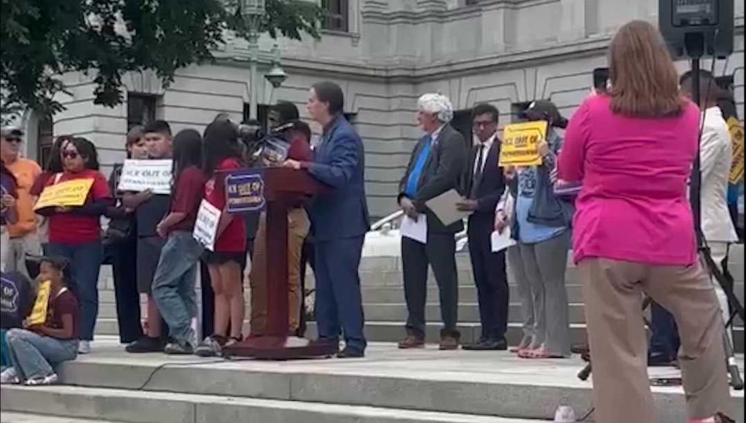 Pa. lawmakers, advocates rally at Capitol for limits on immigration enforcement
