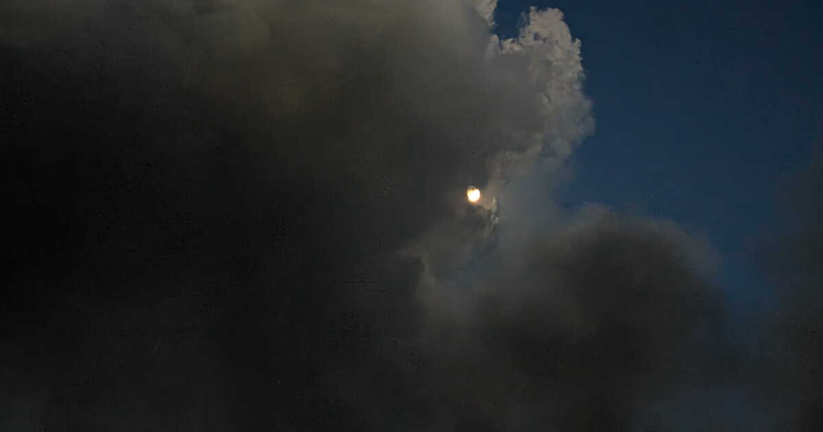 Massive fire erupts along Allentown riverfront