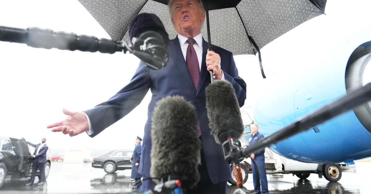 Trump heads to Pennsylvania, keeps focus on himself ahead of midterms