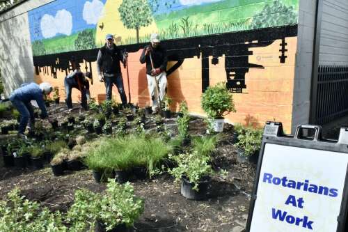 Rotarians tend Sand Island Children’s Garden – Lehigh Valley Press