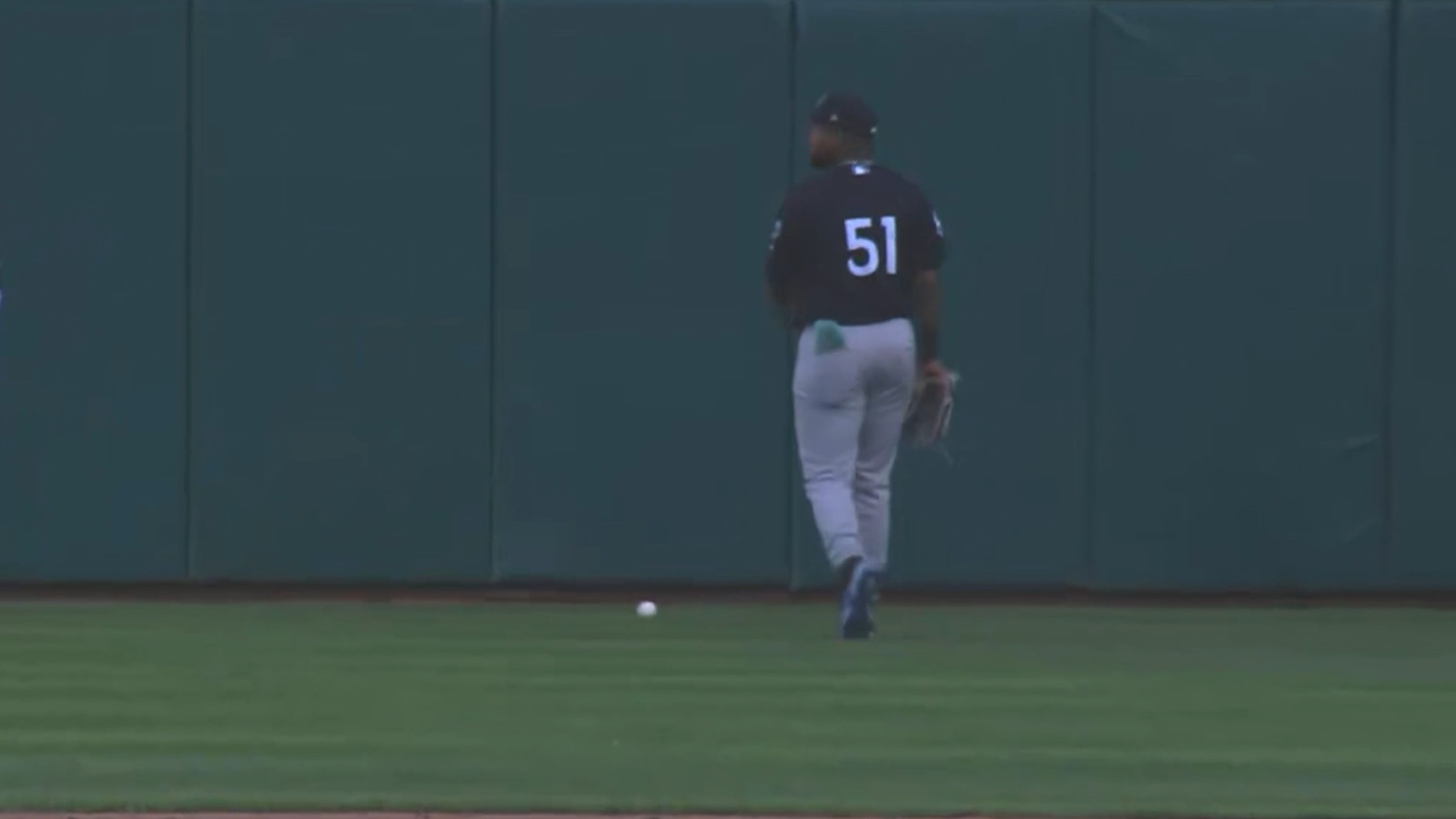 Yankees outfielder not hustling