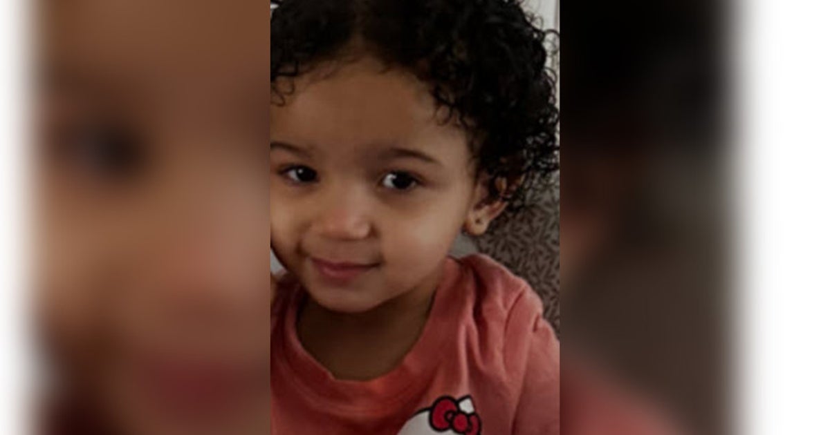 Police searching for missing 1-year-old girl in Philadelphia