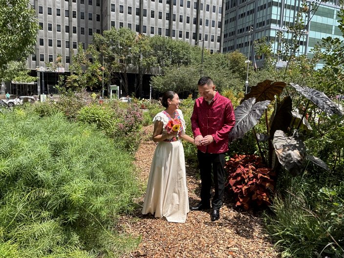 Weddings Love Park