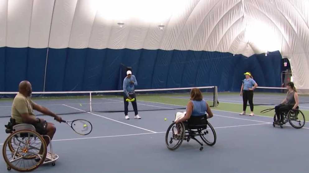 Wheelchair tennis camp brings players together in Pittsburgh