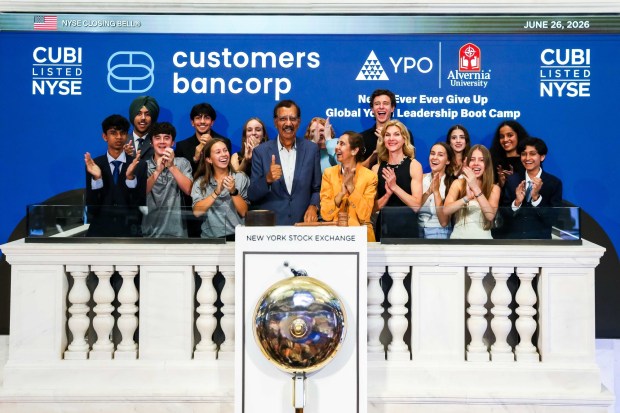 The New York Stock Exchange welcomes Customers Bancorp Inc. and the Never Ever Ever Give Up Global Youth Leadership Boot Camp in collaboration with YPO and Alvernia University. Jay Sidhu, Customers Bancorp executive chair, joined by Tara Dziedzic, NYSE Head of US Listings, rings the closing bell. (Courtesy of NYSE)Photo Credit: NYSE