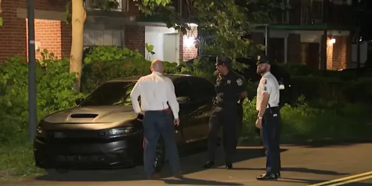 4 shot at Southwest Philadelphia basketball court