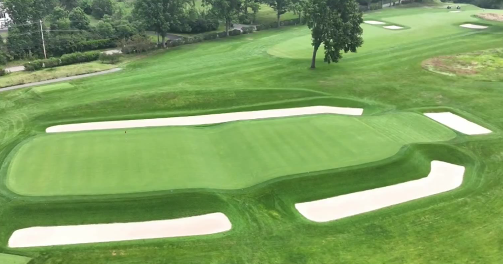 Fox Chapel Golf Club's 17th hole features a trademark template hole | The Elite 18