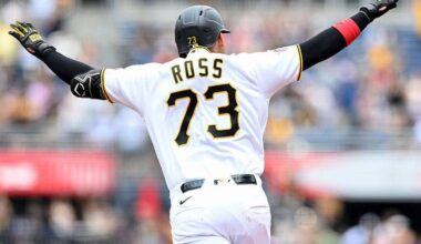 Ross never gives up, hits emotional HR in 1st MLB start