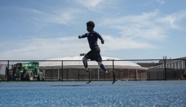 Quadruple amputee chases dreams on race track in Pennsylvania