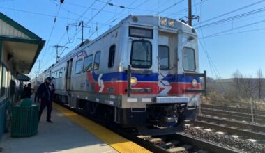 SEPTA train derails in North Philadelphia, disrupting Regional Rail service