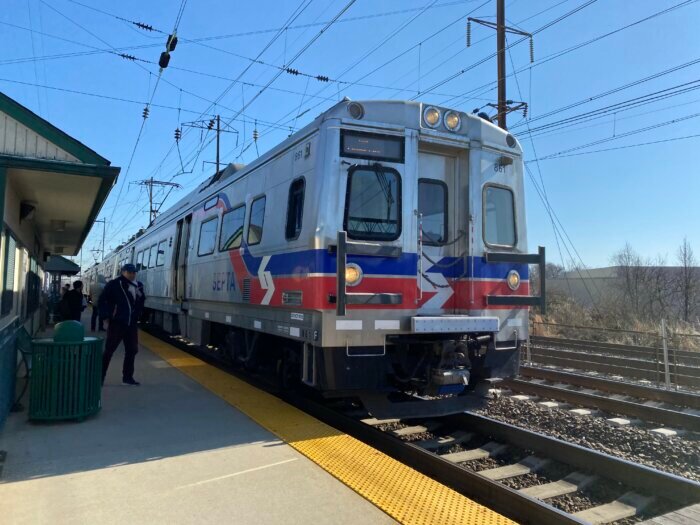 SEPTA train derails in North Philadelphia, disrupting Regional Rail service