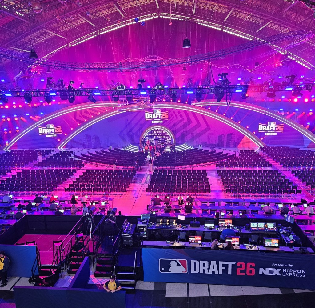 With plenty of pomp, MLB Draft descends on Philadelphia