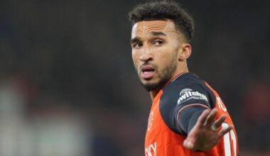 Reading FC sign ex-Stoke City and Luton Town striker