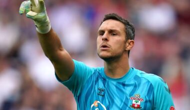 Reading academy graduate Alex McCarthy joins Leicester City
