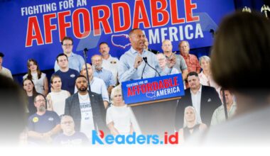 Hakeem Jeffries Launches Midterm Campaign Sprint in Pennsylvania
