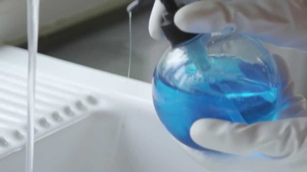 Get the Facts: Could dish soap aid in Pittsburgh bridge installation?