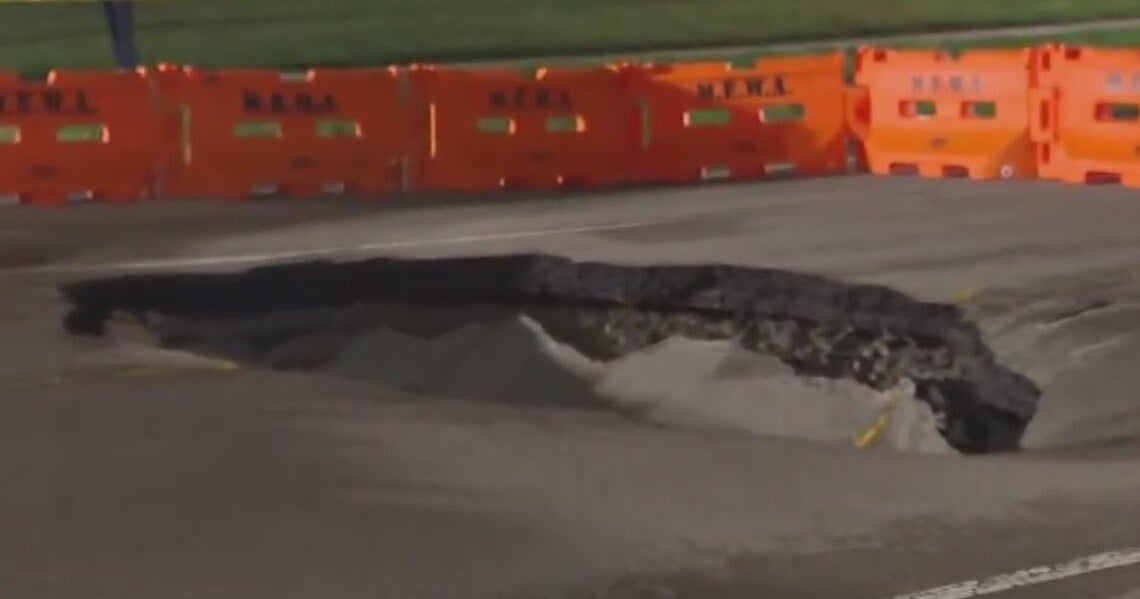 Sinkhole closes portion of road near UPMC Passavant hospital