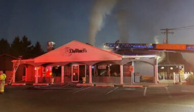 Smoke pours out of top of Whitehall Twp. pizza shop as crews fight blaze | Allentown Area