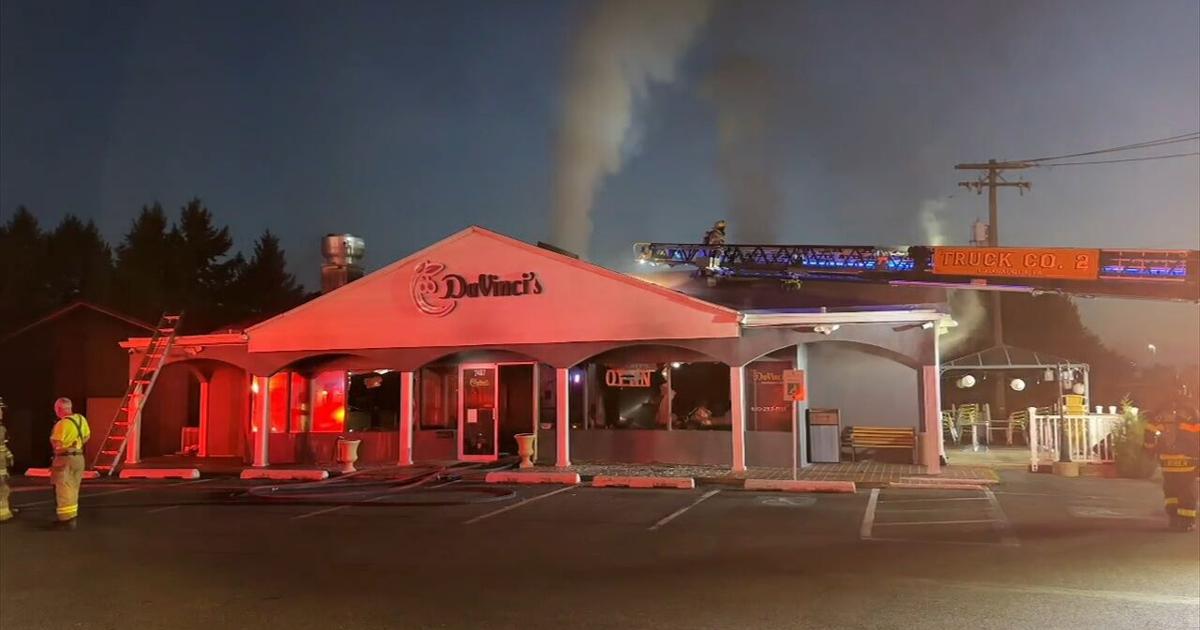 Smoke pours out of top of Whitehall Twp. pizza shop as crews fight blaze | Allentown Area