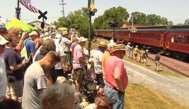 More than 100 people treated for heat illness after 'Big Boy' train delays leave crowds stranded | Berks Regional News