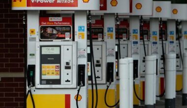 US gas prices hit an average of $4 a gallon again as the US and Iran launch attacks | Ap-business