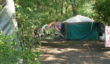 People experiencing homelessness face challenges amid heat, local groups in Berks pitch in to help | Reading Area