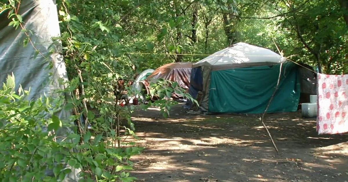People experiencing homelessness face challenges amid heat, local groups in Berks pitch in to help | Reading Area