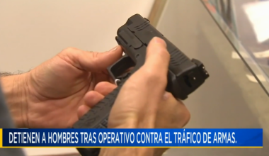 Detienen a dos hombres por presunta venta ilegal de armas | Noticias