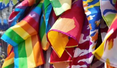 Free Mom Hugs brings comfort and support to attendees at Pride event | Berks Regional News